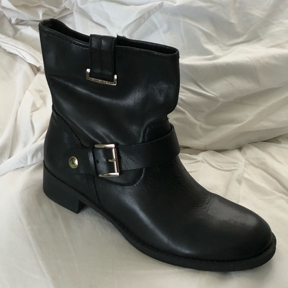 🌺❤️Host Pick🌺❤️ Tommy Hilfiger Women’s Boots - Picture 2 of 6